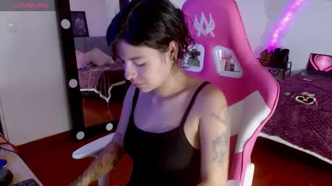 Snapshot of violetqs chatting on September 2025 07:26:01 PM online show from September 2025 07:26:01 PM