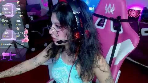 Snapshot of violetqs chatting on October 2025 06:52:02 PM online show from October 2025 06:52:02 PM