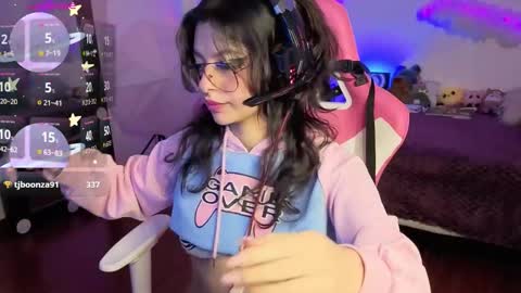 Snapshot of violetqs chatting on November 2025 07:16:02 PM online show from November 2025 07:16:02 PM