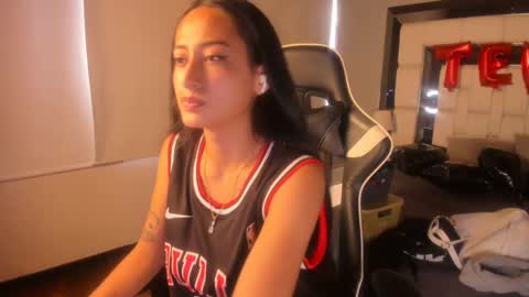 violetskinny online show from February 2025 05:29:02 PM