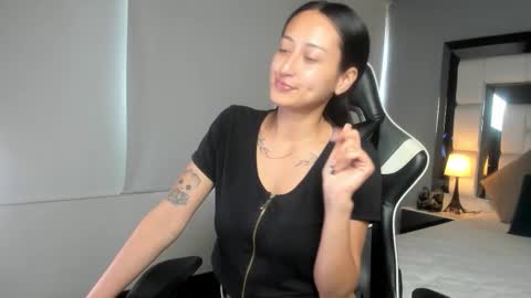 violetskinny online show from December 2025 08:38:01 PM