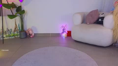 Snapshot of violetssweet chatting on October 2025 01:28:02 AM violetssweet online show from October 2025 01:28:02 AM