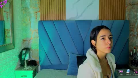 ViolettGolden online show from October 2025 11:08:02 AM