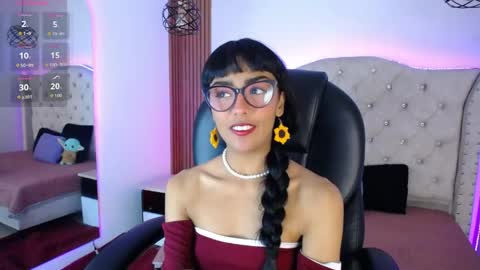 Snapshot of violett_garden chatting on May 2026 11:05:01 AM Violet online show from May 2026 11:05:01 AM
