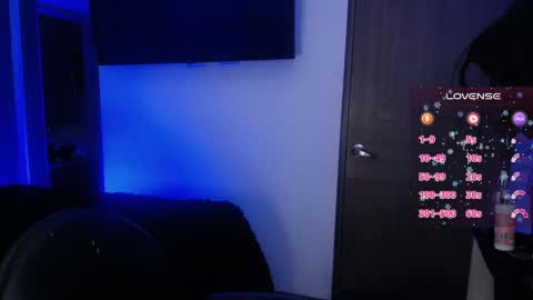 Snapshot of violett_hottie chatting on June 2026 12:55:01 AM violett Independent model online show from June 2026 12:55:01 AM