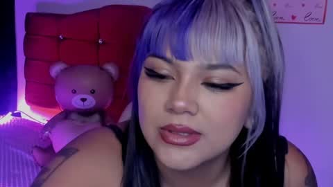 Snapshot of violett_west09 chatting on May 2026 05:57:01 AM VIOLETT online show from May 2026 05:57:01 AM