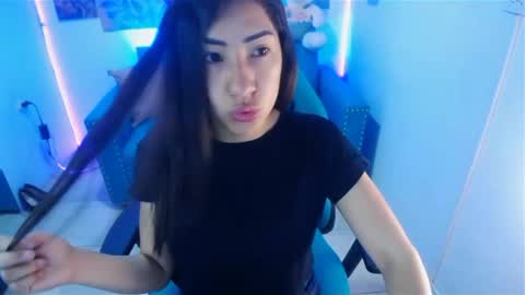 Snapshot of violetta_m_ chatting on January 2025 01:21:02 PM Violeta online show from January 2025 01:21:02 PM