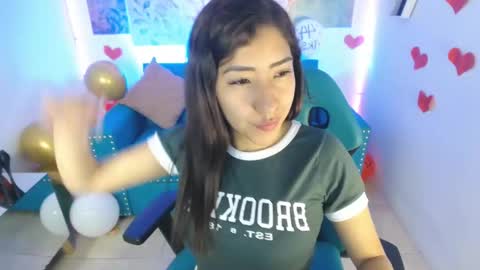 Snapshot of violetta_m_ chatting on February 2025 01:30:02 PM Violeta online show from February 2025 01:30:02 PM