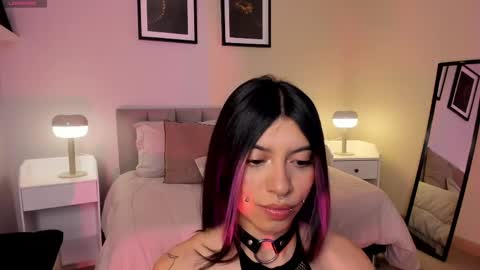 Snapshot of violetta_nur chatting on June 2026 09:28:02 PM Violetta nur online show from June 2026 09:28:02 PM