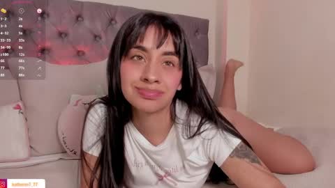 Snapshot of violetta_rola7 chatting on April 2026 11:42:01 PM bonita online show from April 2026 11:42:01 PM