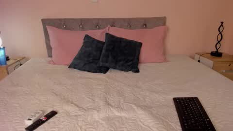 violetta independent model online show from September 2025 07:08:01 AM