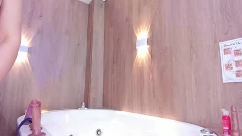 Snapshot of violettamidnight chatting on February 2026 07:51:01 AM Violetta online show from February 2026 07:51:01 AM