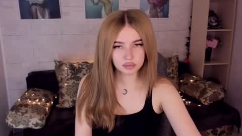 ViolettaOtis online show from December 2024 02:38:02 PM