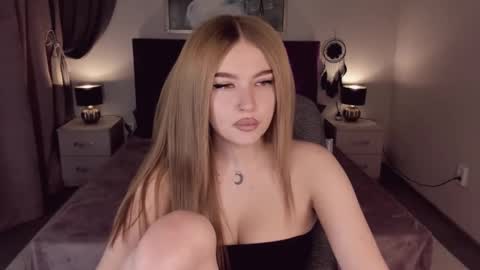 ViolettaOtis online show from January 2025 11:34:02 AM