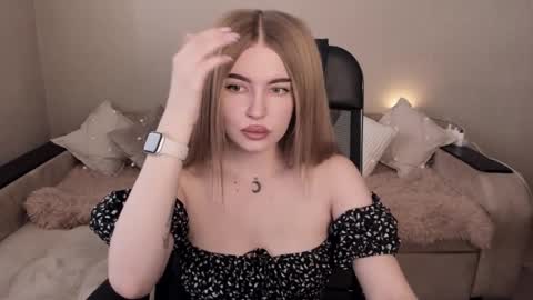 ViolettaOtis online show from March 2025 11:21:01 AM