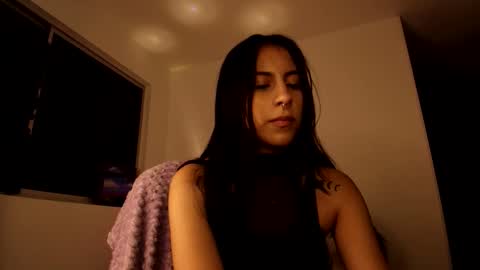 Violetta....Follow me in Twitter... online show from October 2025 03:45:01 AM