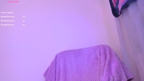 Snapshot of violettbones chatting on December 2024 05:37:02 AM Violett online show from December 2024 05:37:02 AM