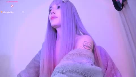 Snapshot of violettbones chatting on December 2024 03:51:02 AM Violett online show from December 2024 03:51:02 AM