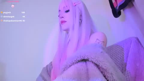 Snapshot of violettbones chatting on December 2024 05:55:02 AM Violett online show from December 2024 05:55:02 AM