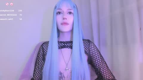 Snapshot of violettbones chatting on March 2025 08:08:01 AM Violett online show from March 2025 08:08:01 AM