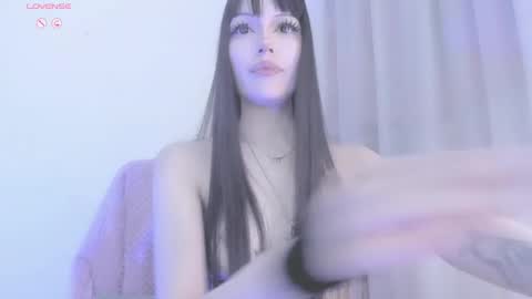 Snapshot of violettbones chatting on October 2025 05:32:02 AM Violett online show from October 2025 05:32:02 AM