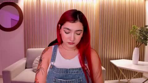 Snapshot of violettcastel chatting on September 2025 06:40:01 PM Violett Castel online show from September 2025 06:40:01 PM