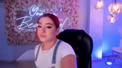 Snapshot of violettcastel chatting on September 2025 06:21:01 PM Violett Castel online show from September 2025 06:21:01 PM