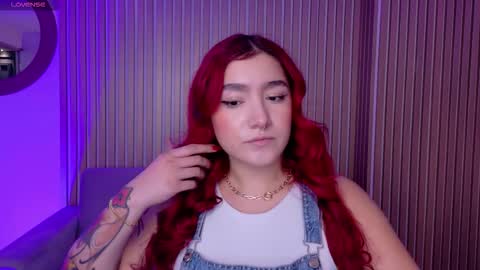 Violett Castel online show from January 2026 06:35:01 PM