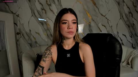 Violett  online show from September 2025 12:05:01 PM