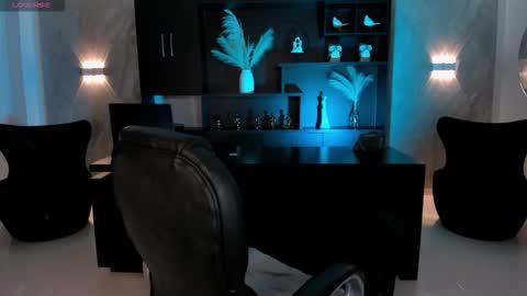 Violett  online show from October 2025 06:27:02 PM