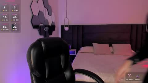 Violett  online show from February 2026 06:46:01 PM