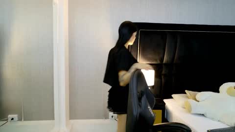 Snapshot of violettjhonson chatting on December 2025 02:10:02 PM ViolettJhonson online show from December 2025 02:10:02 PM