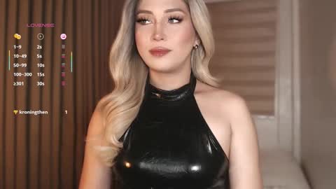 Snapshot of violetversacexx chatting on December 2025 05:45:02 AM Best Of Both Worlds online show from December 2025 05:45:02 AM