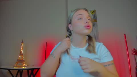 Violla online show from December 2024 05:16:01 AM