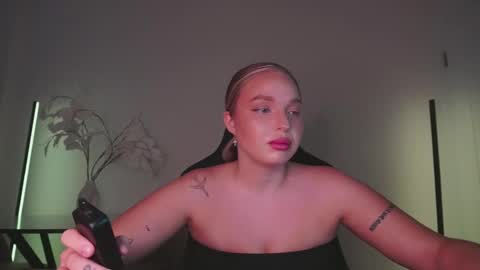 Violla online show from September 2025 04:48:02 AM