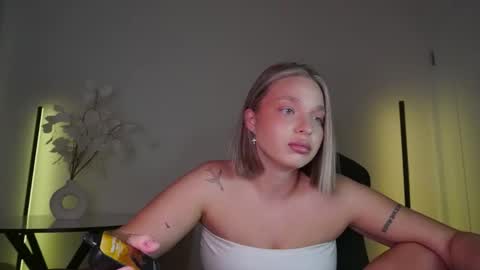 Violla online show from October 2025 09:18:01 AM