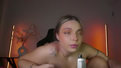 Violla online show from November 2025 05:11:01 AM