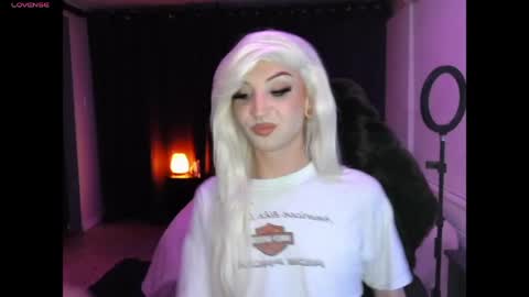 Snapshot of viperthedoll chatting on May 2026 03:44:01 AM Viper online show from May 2026 03:44:01 AM