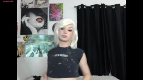 Snapshot of viperthedoll chatting on May 2026 03:13:02 AM Viper online show from May 2026 03:13:02 AM