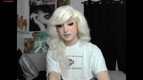 Snapshot of viperthedoll chatting on May 2026 12:50:02 AM Viper online show from May 2026 12:50:02 AM