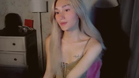 Pearl online show from November 2025 02:01:02 AM