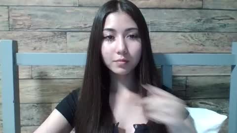 Snapshot of virgi_hicks chatting on October 2025 06:16:01 PM Virginia online show from October 2025 06:16:01 PM