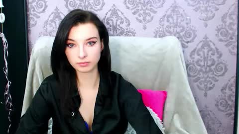 Snapshot of virgiluna chatting on December 2025 08:29:01 PM VirginLuna online show from December 2025 08:29:01 PM