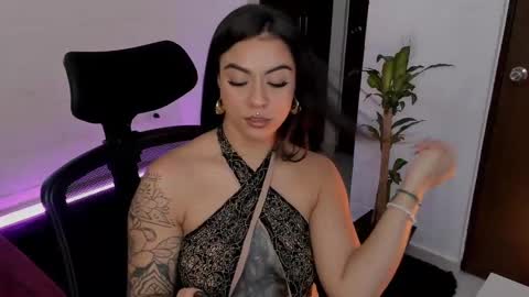 Snapshot of virtual111_ chatting on March 2025 11:05:01 PM Lu online show from March 2025 11:05:01 PM