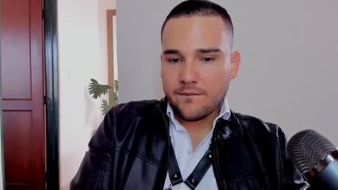 Vito Ferrer online show from January 2025 03:50:01 PM