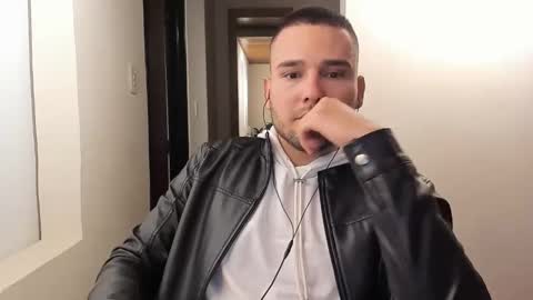 Vito Ferrer online show from February 2025 01:02:01 AM