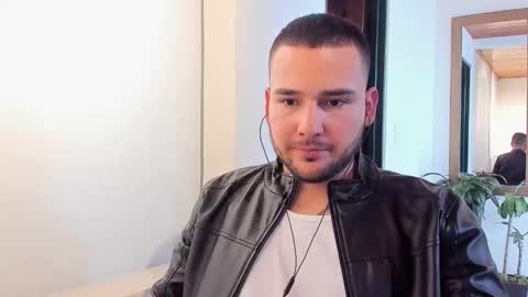 Vito Ferrer online show from February 2025 08:25:01 PM