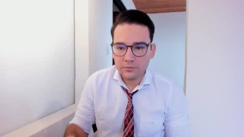 Vito Ferrer online show from November 2025 12:37:02 PM