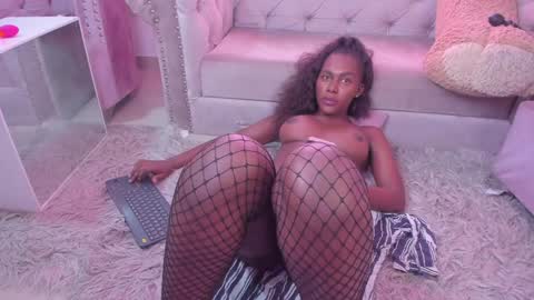 vivi cooper online show from December 2024 07:55:01 PM