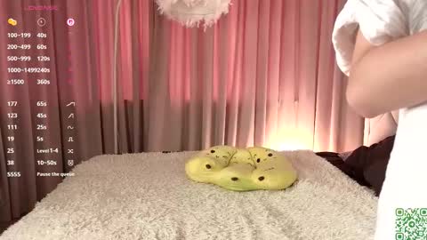 You like my friends can call me LUNA  This is my first day here online show from November 2025 07:30:02 AM